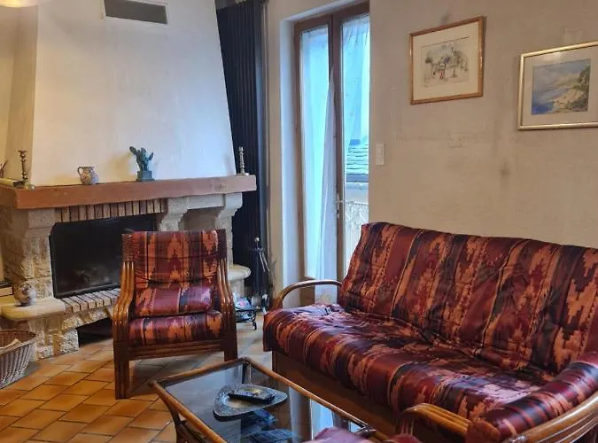 Maison De Village